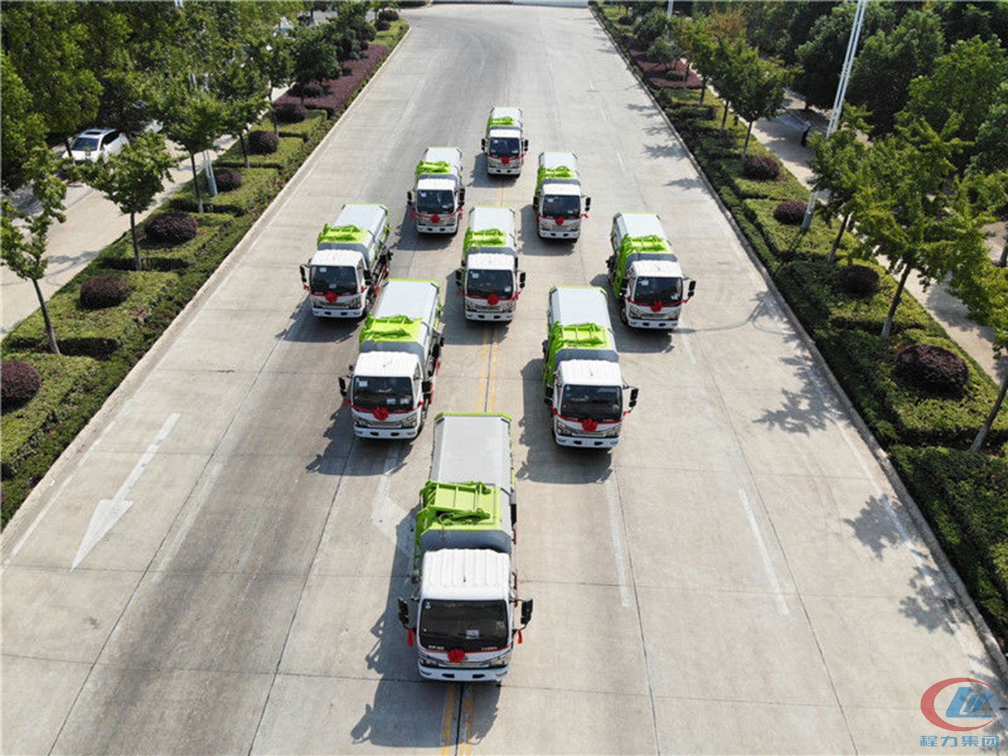 德信国六新款东风小多利卡D6自装卸垃圾车批量发车