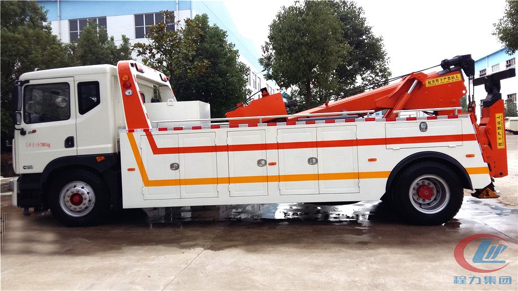 德信东风D9一拖一清障车侧面图