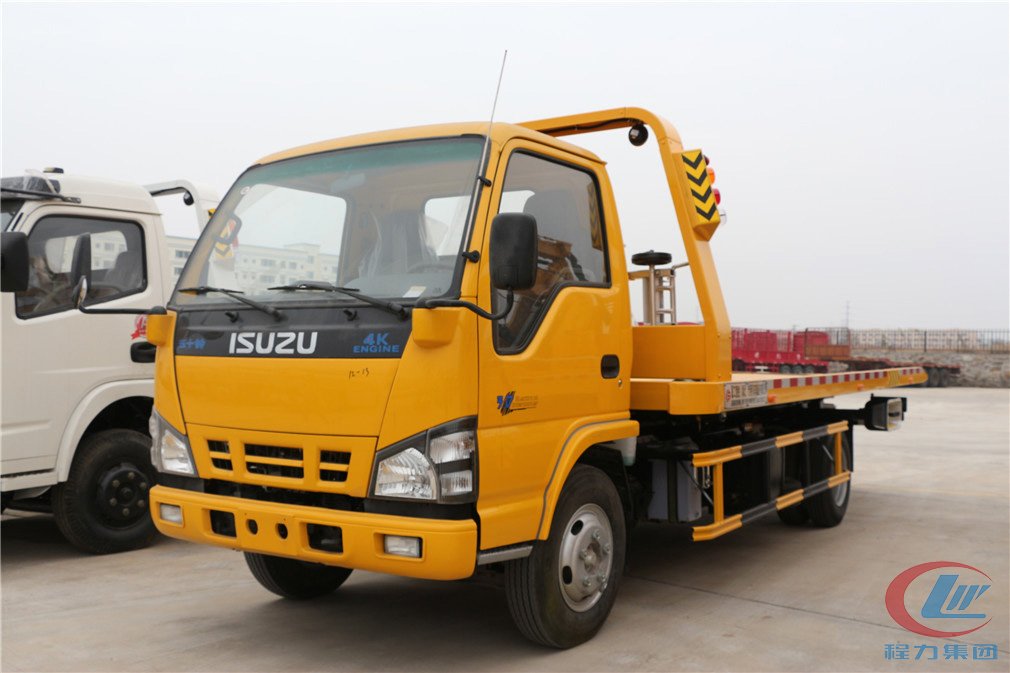 德信五十铃一拖二清障车侧面图