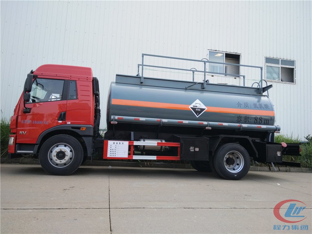 德信解放龙V腐蚀性物品罐式运输车侧面图