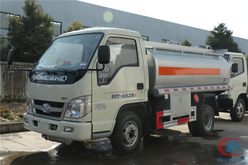 德信福田3方不上户加油车高清车