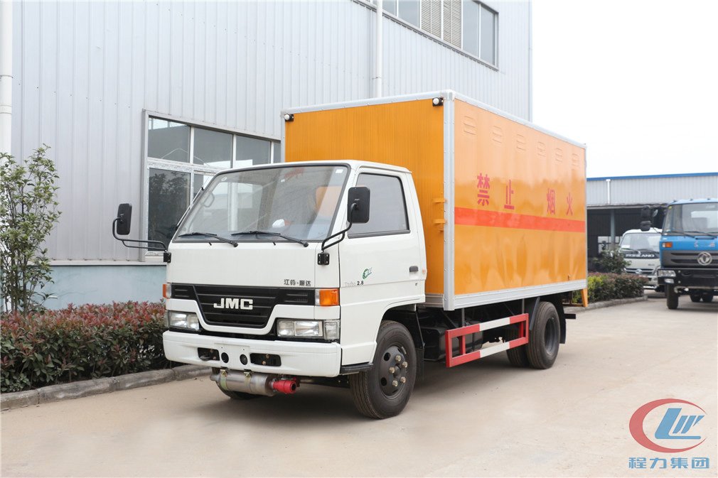 德信江铃JMC爆破器材运输车侧面图