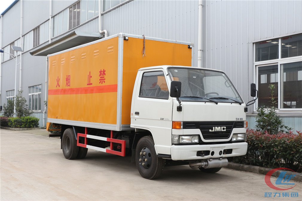 德信江铃JMC爆破器材运输车高清图