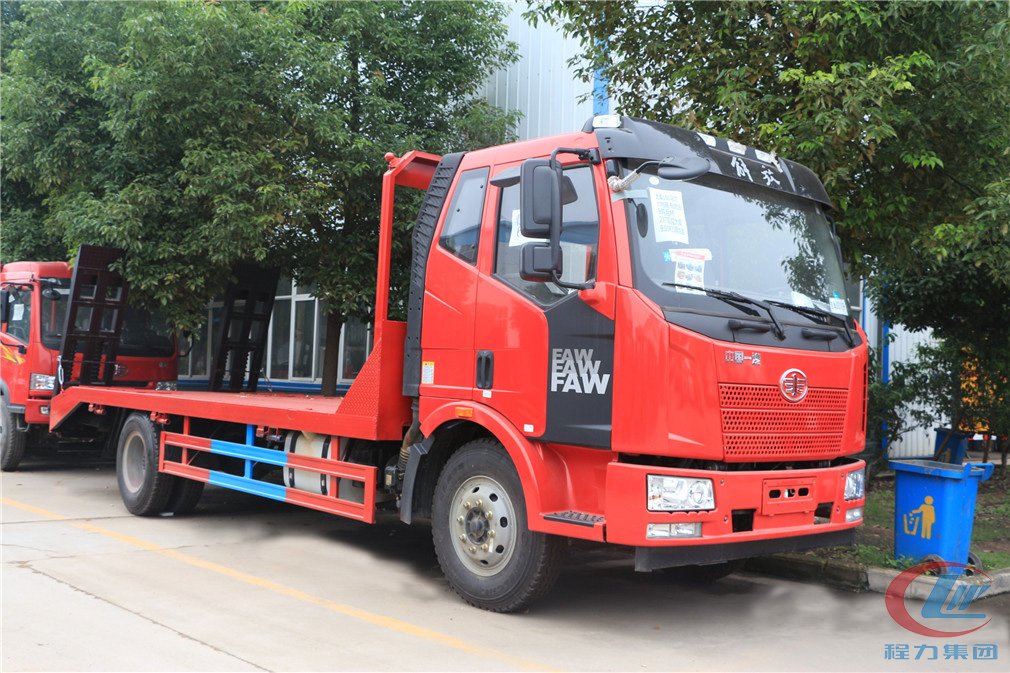 德信解放J6L平板运输车高清图