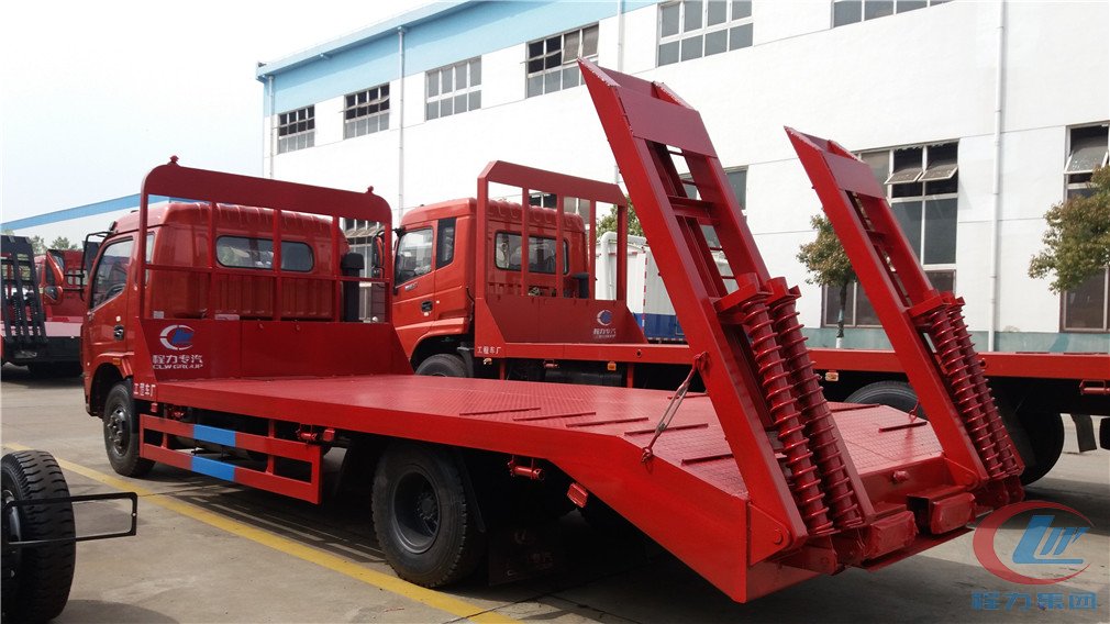 德信东风多利卡平板运输车侧面图