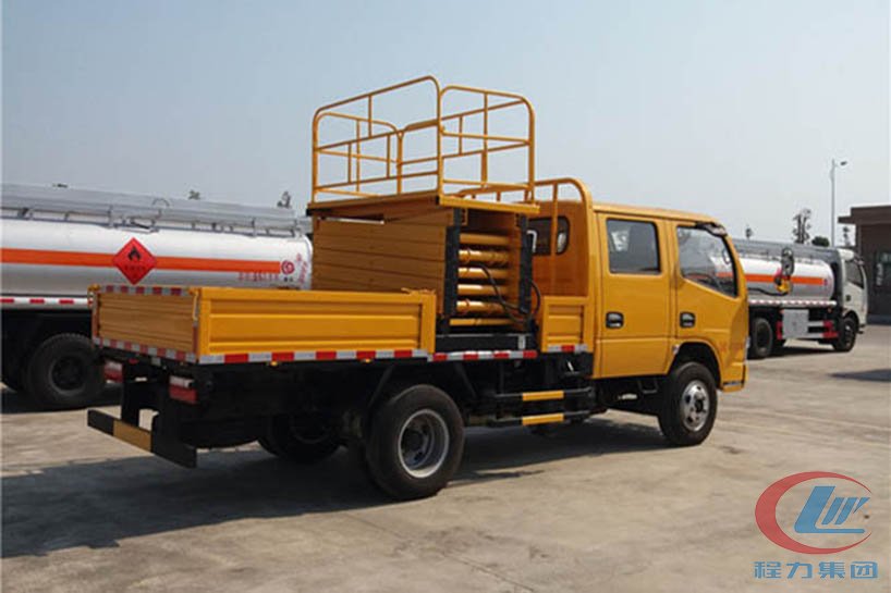 程力东风10米升降平台高空作业车侧面图