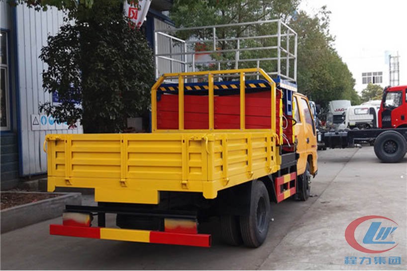 湖北程力江铃10米升降平台高空作业车侧面图