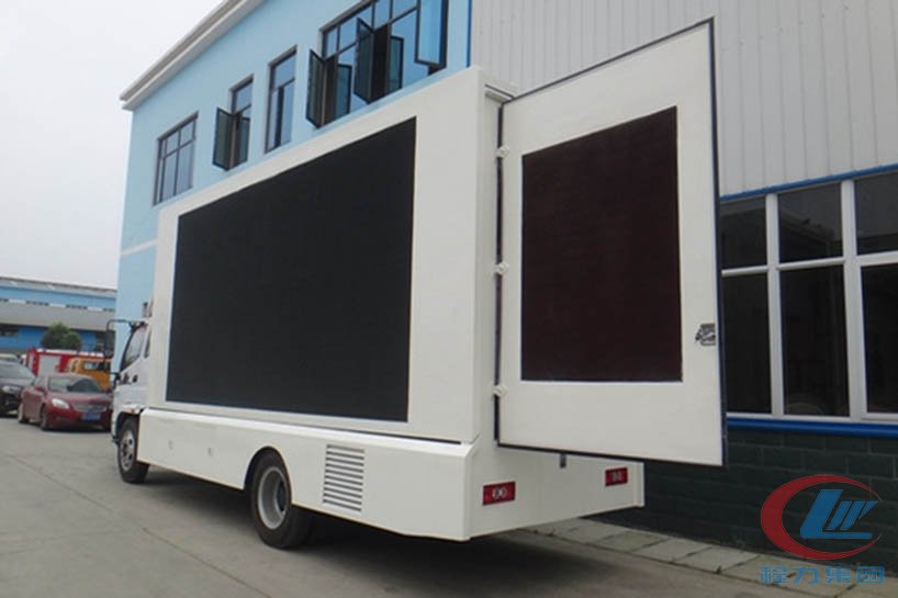 德信福田欧马可大型led广告车侧面图