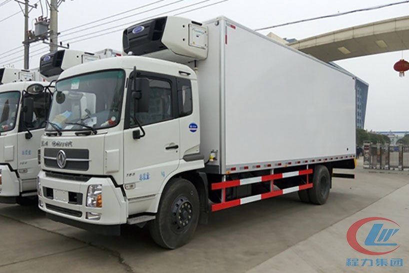 湖北程力东风天锦冷藏车侧面图