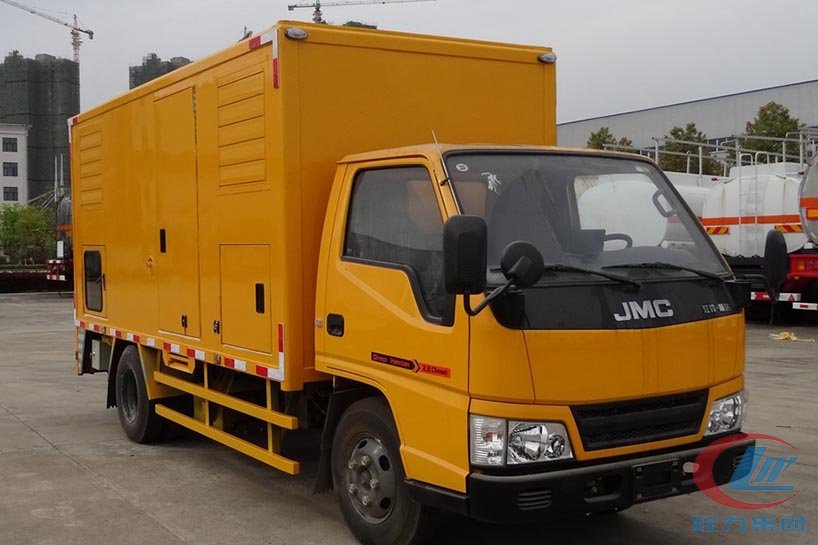 德信江铃小型应急发电车高清图