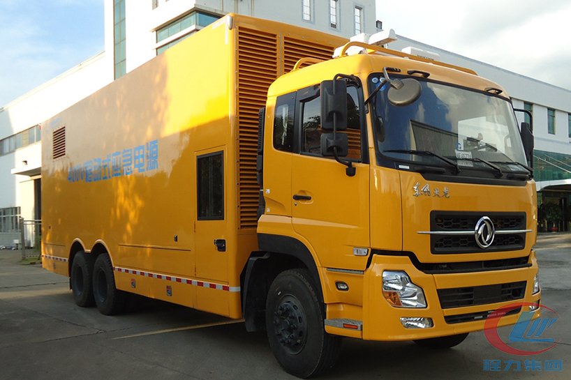 天龙后双桥应急电源车侧面图