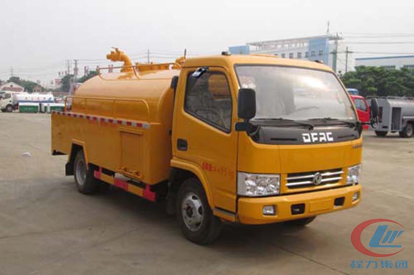 东风蓝牌2方清洗吸污车车侧面图