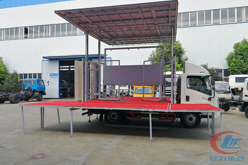 德信大运蓝牌舞台车侧面图