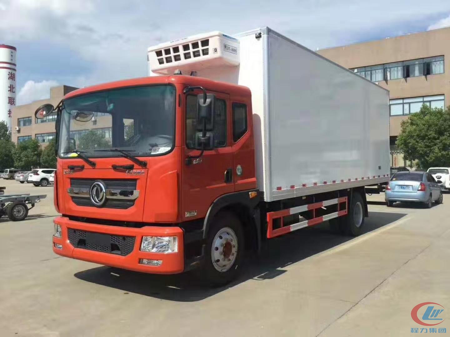 湖北程力东风多利卡D9冷藏车
