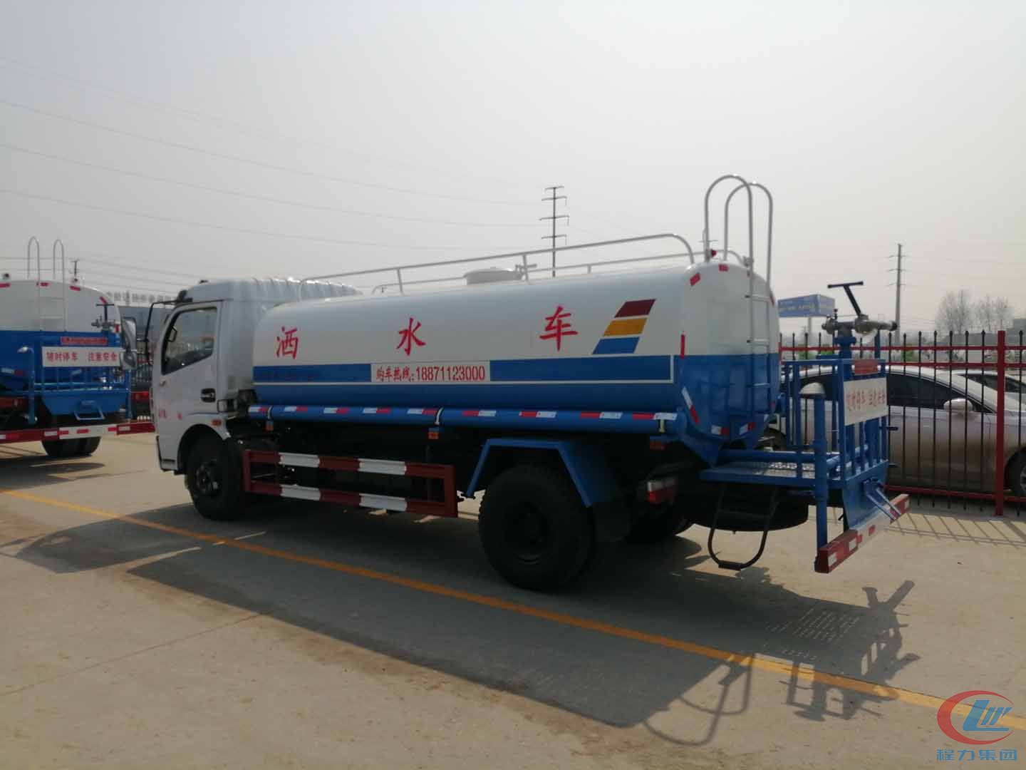 程力威牌东风多利卡洒水车