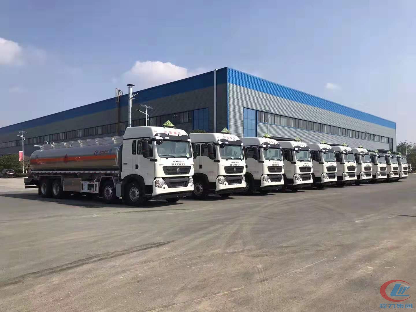 德信油罐车批量订单发车