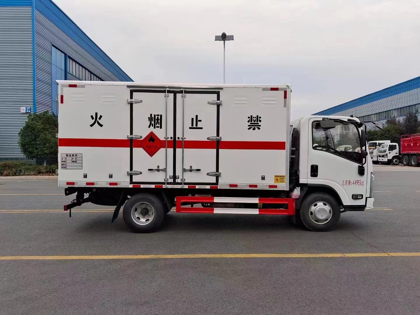 德信中国民营企业500强打造高端安全防爆车产品