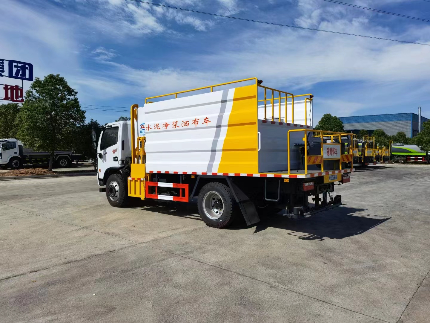 德信东风大多利卡水泥净浆洒布车